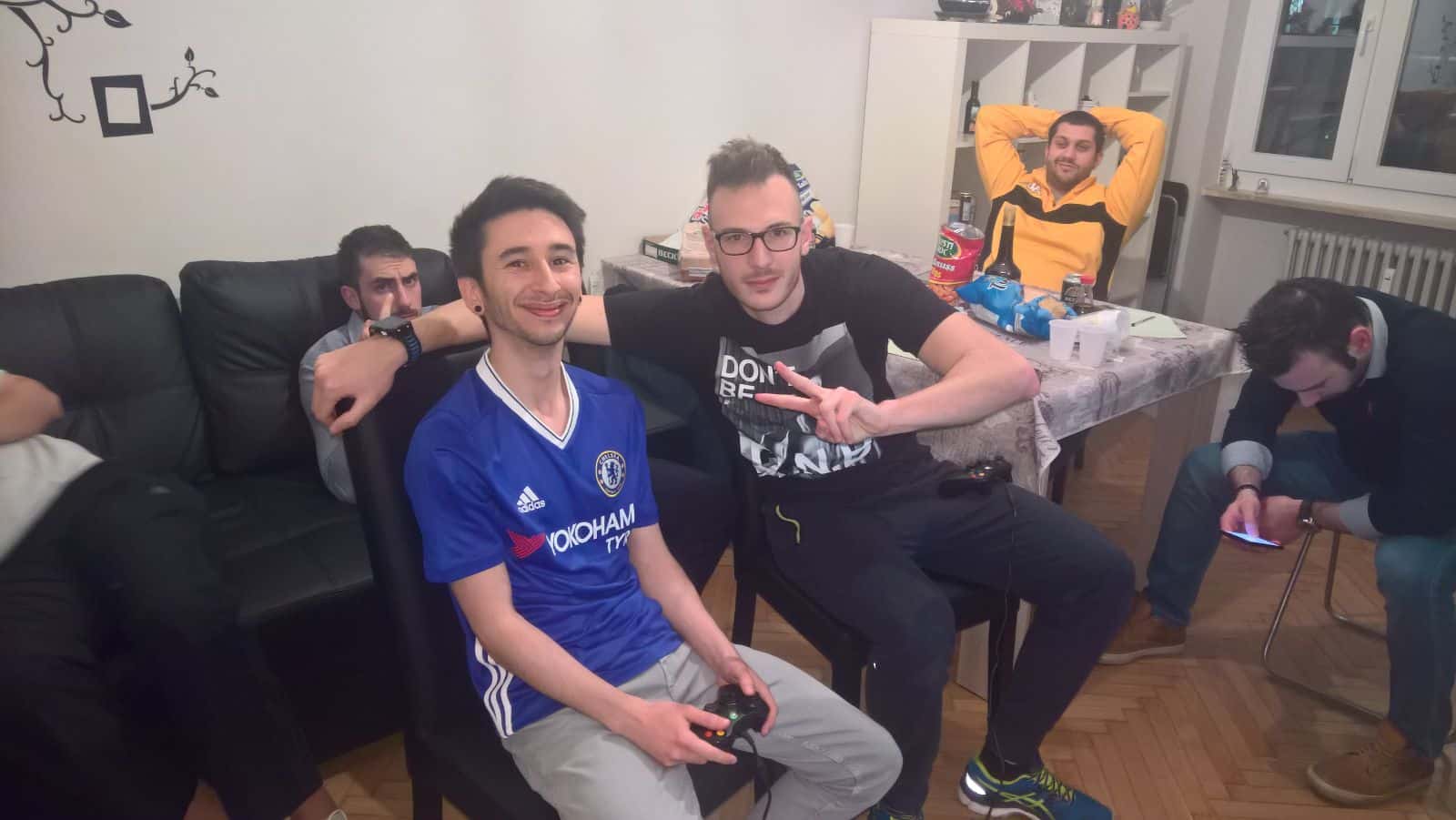 Kreznar e Pakken posano durante la finale del Sushi Tournament
